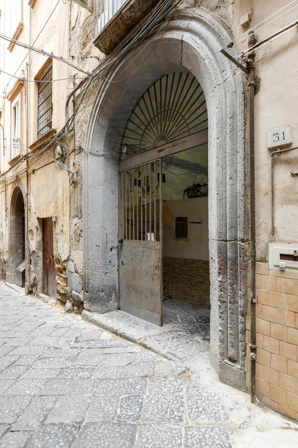 Maiorani 31 Naples
